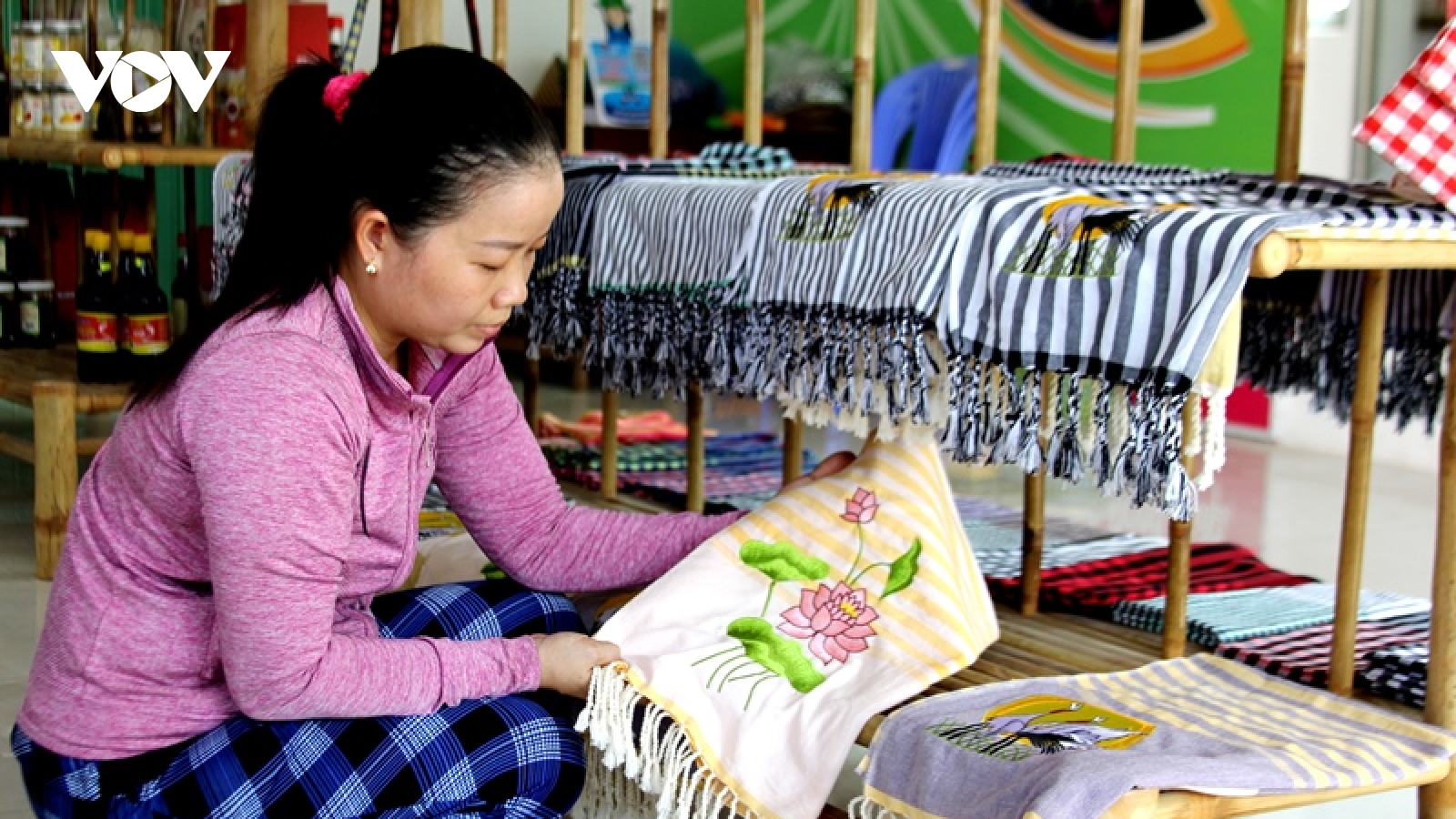 Làng nghề trăm tuổi tại Đồng Tháp thu hút khách trải nghiệm