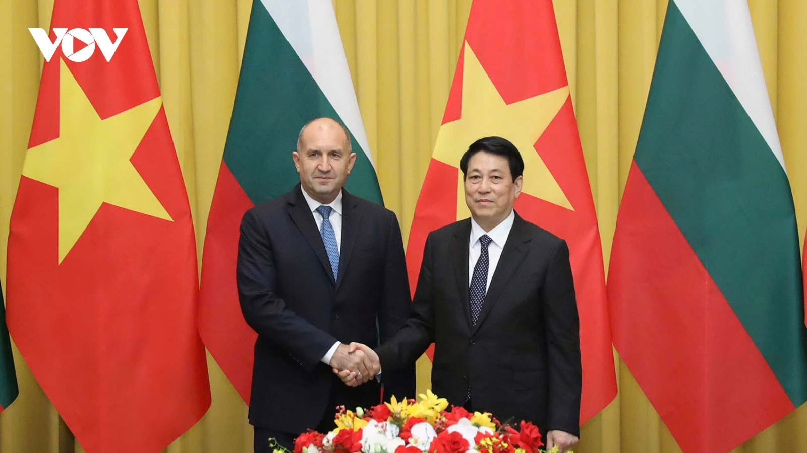 Chủ tịch nước Lương Cường hội đàm với Tổng thống Bulgaria Rumen Radev