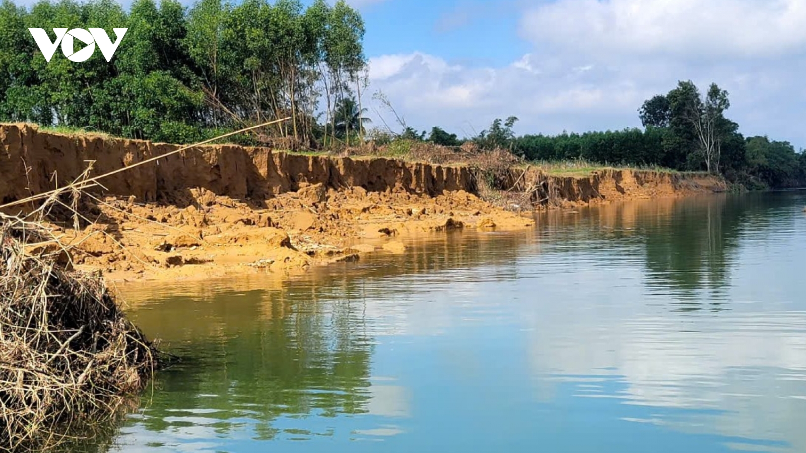 Nỗi lo sạt lở sau mưa lũ tại Quảng Bình