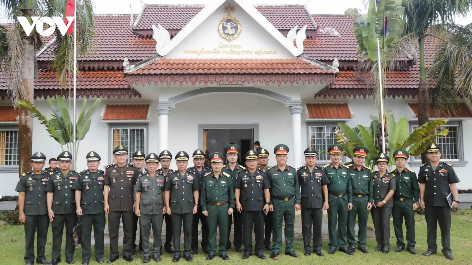 Quân khu 5 thăm Quân khu 1 và Quân khu 4, Quân đội Hoàng gia Campuchia