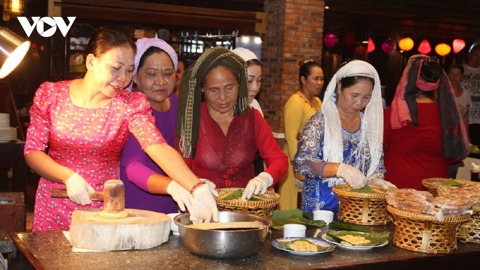 Ẩm thực Chăm níu chân du khách tại Bình Thuận