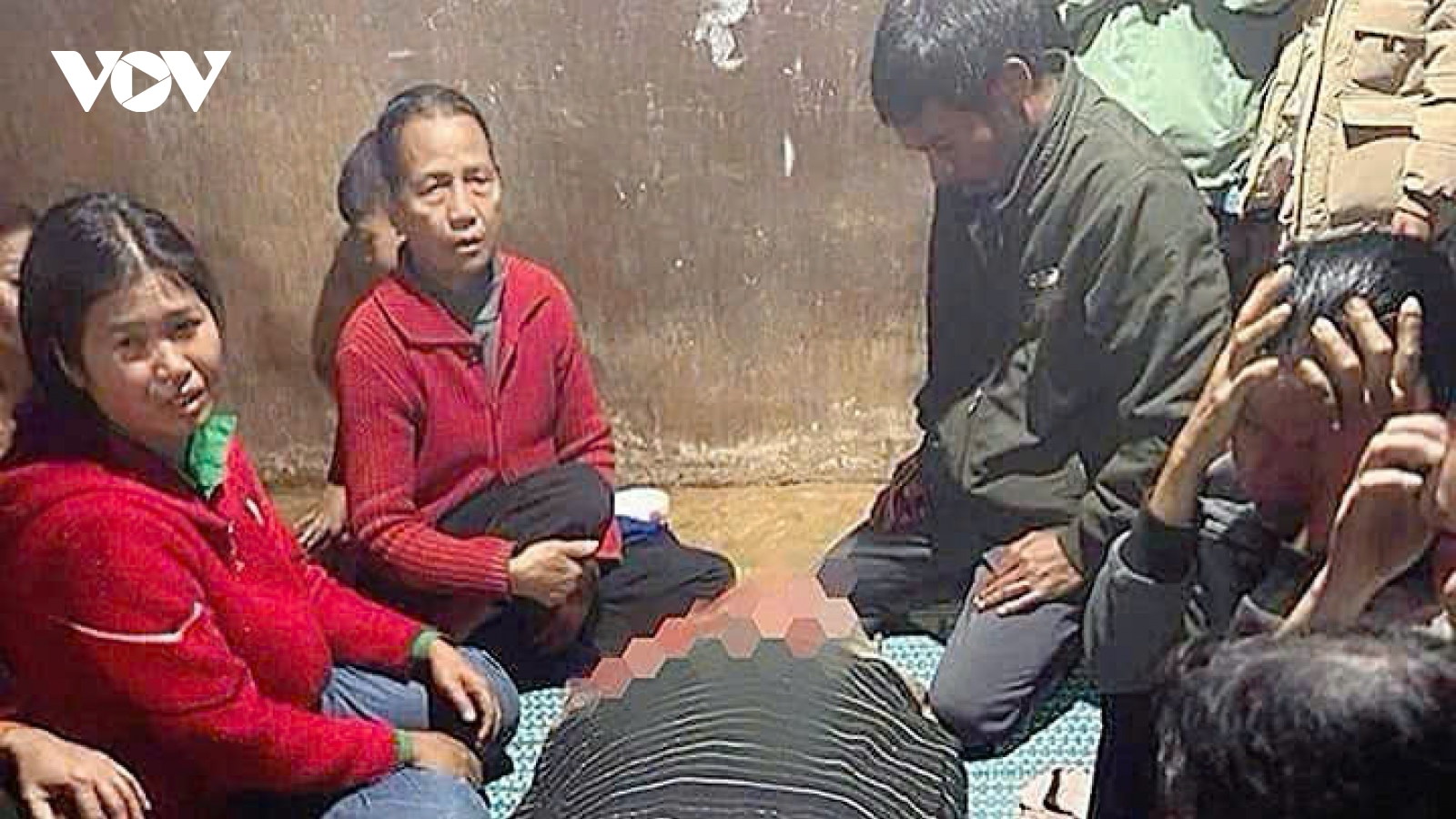 Tự làm thịt cóc ăn, 1 bé tử vong, 1 bé nguy kịch