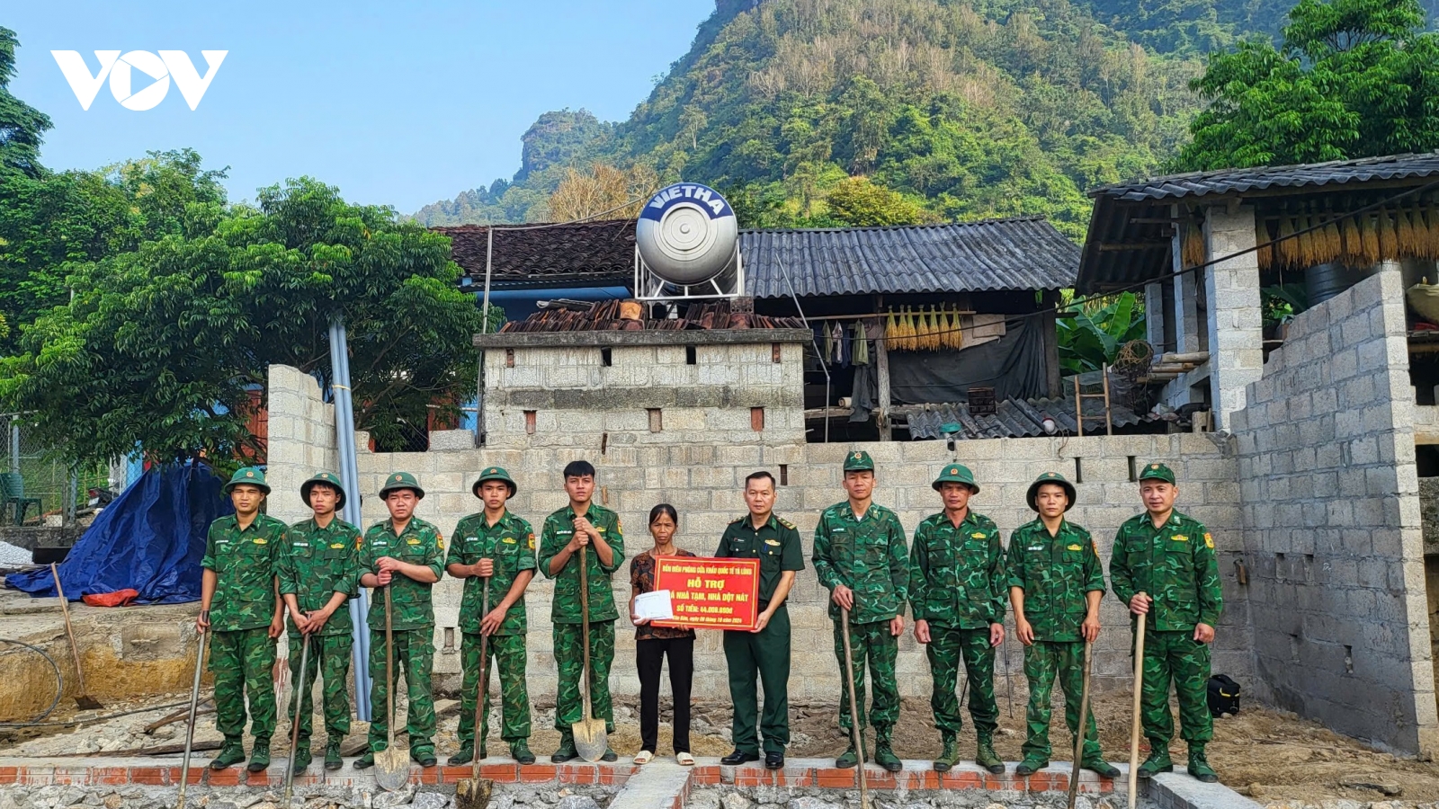 Bộ đội Biên phòng chung tay xóa nhà tạm, dột nát vùng biên giới Cao Bằng