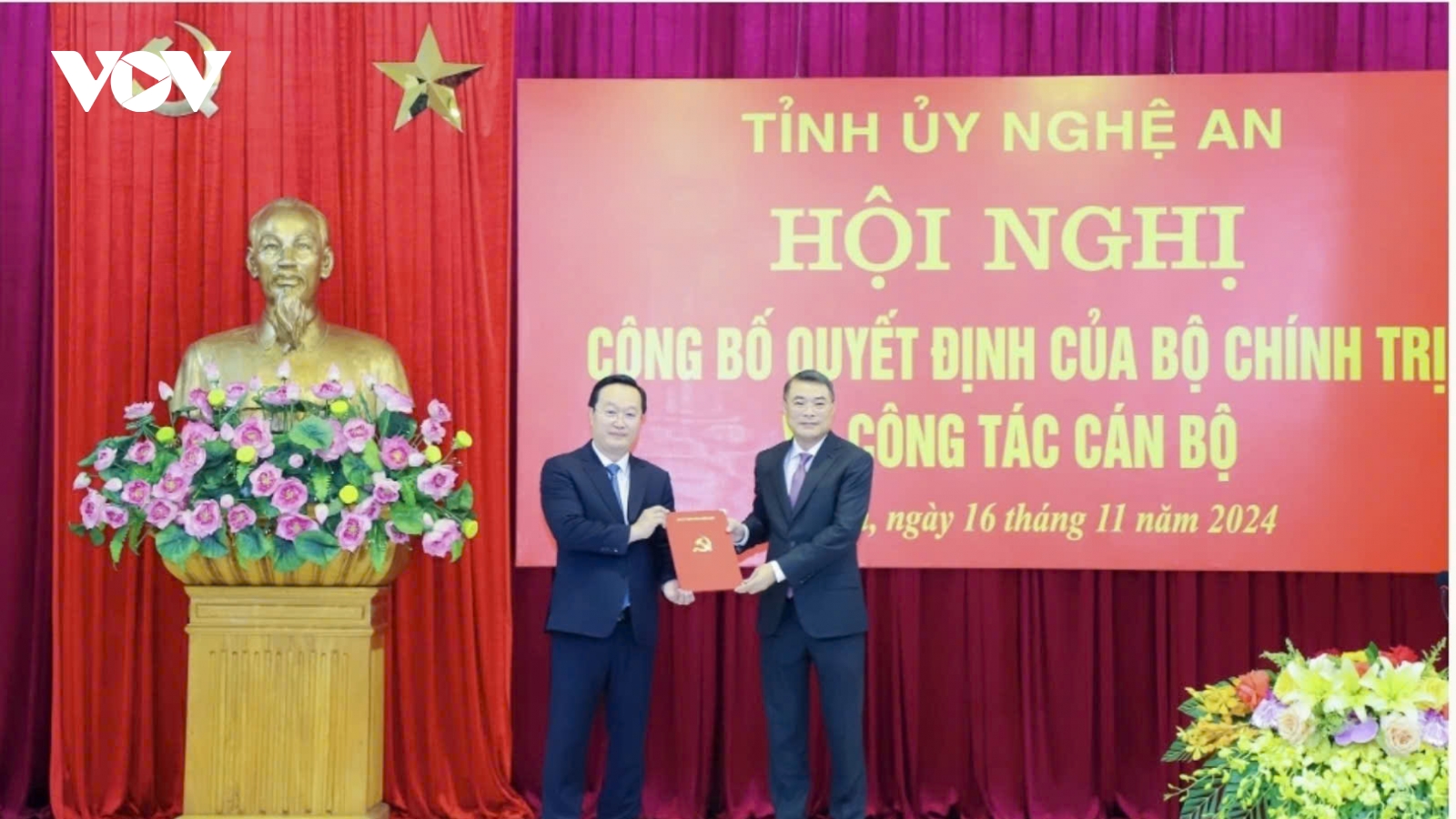 Công bố quyết định của Bộ Chính trị chuẩn y Bí thư Tỉnh ủy Nghệ An