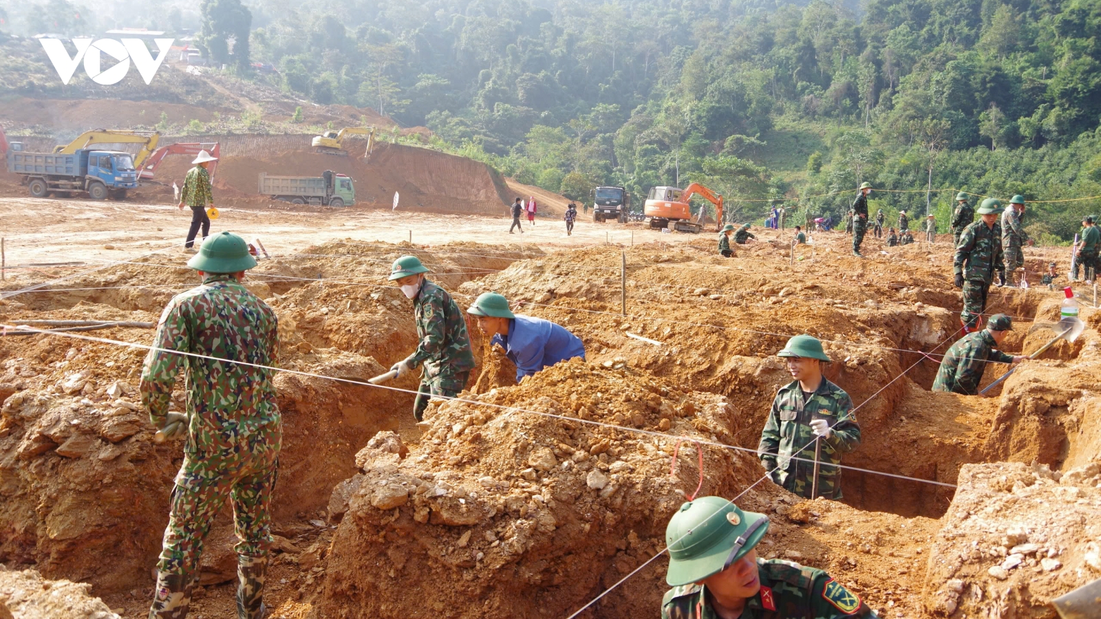 Lực lượng quân đội xây dựng 25 ngôi nhà cho người dân vùng thiên tai Bắc Kạn