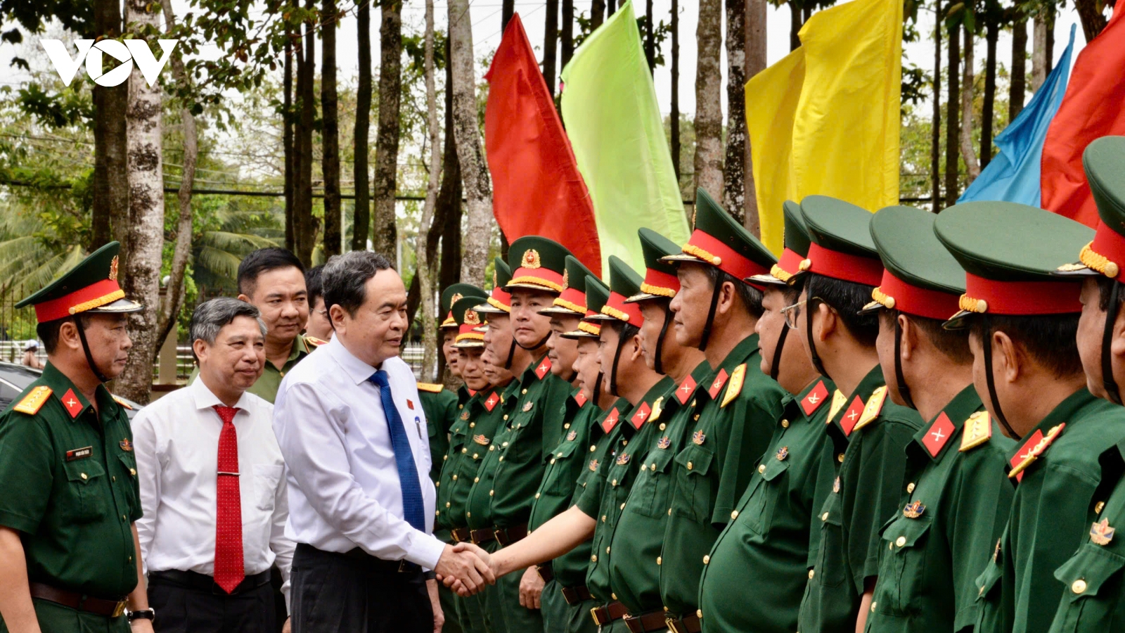 Chủ tịch Quốc hội thăm cán bộ, chiến sỹ Bộ Chỉ huy Quân sự tỉnh Hậu Giang