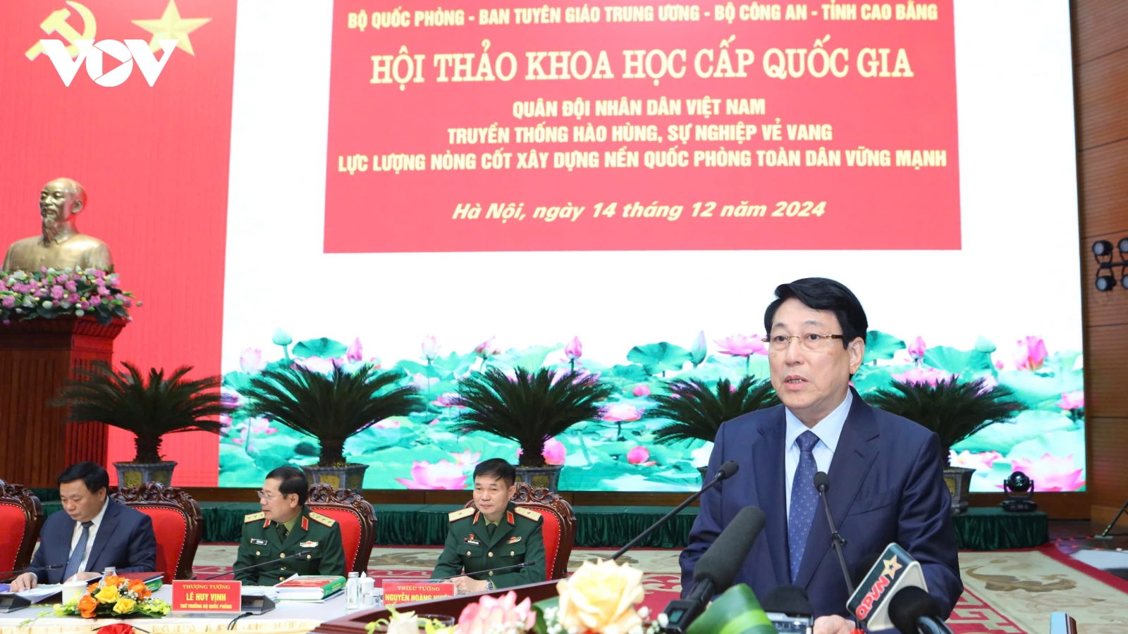 Chủ tịch nước: Xây dựng Quân đội nhân dân chính quy, tinh nhuệ, hiện đại