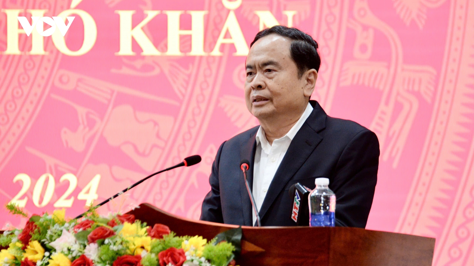 Chủ tịch Quốc hội thăm các gia đình chính sách, khó khăn tại Hà Tĩnh