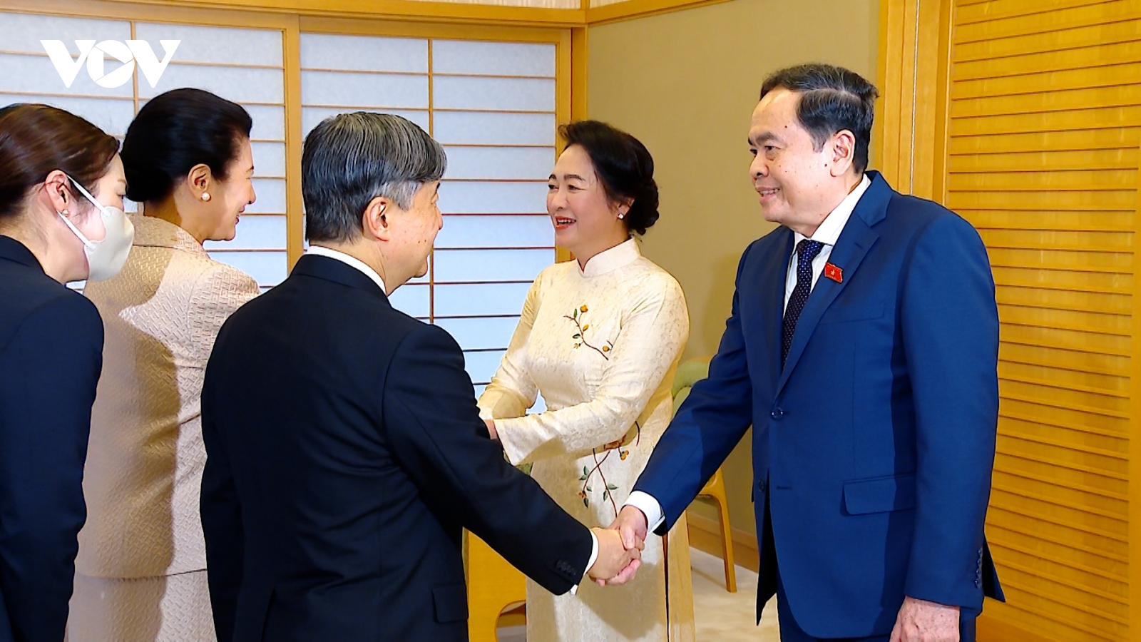 Cuộc hội kiến của Chủ tịch Quốc hội với Nhà vua và Hoàng hậu Nhật Bản thu hút báo giới