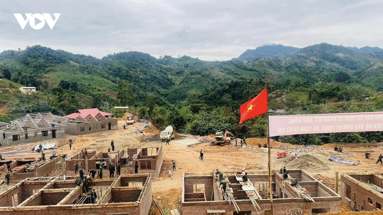 Đẩy nhanh tiến độ thi công bản tái định cư vùng thiên tai Tà Han (Bắc Kạn)