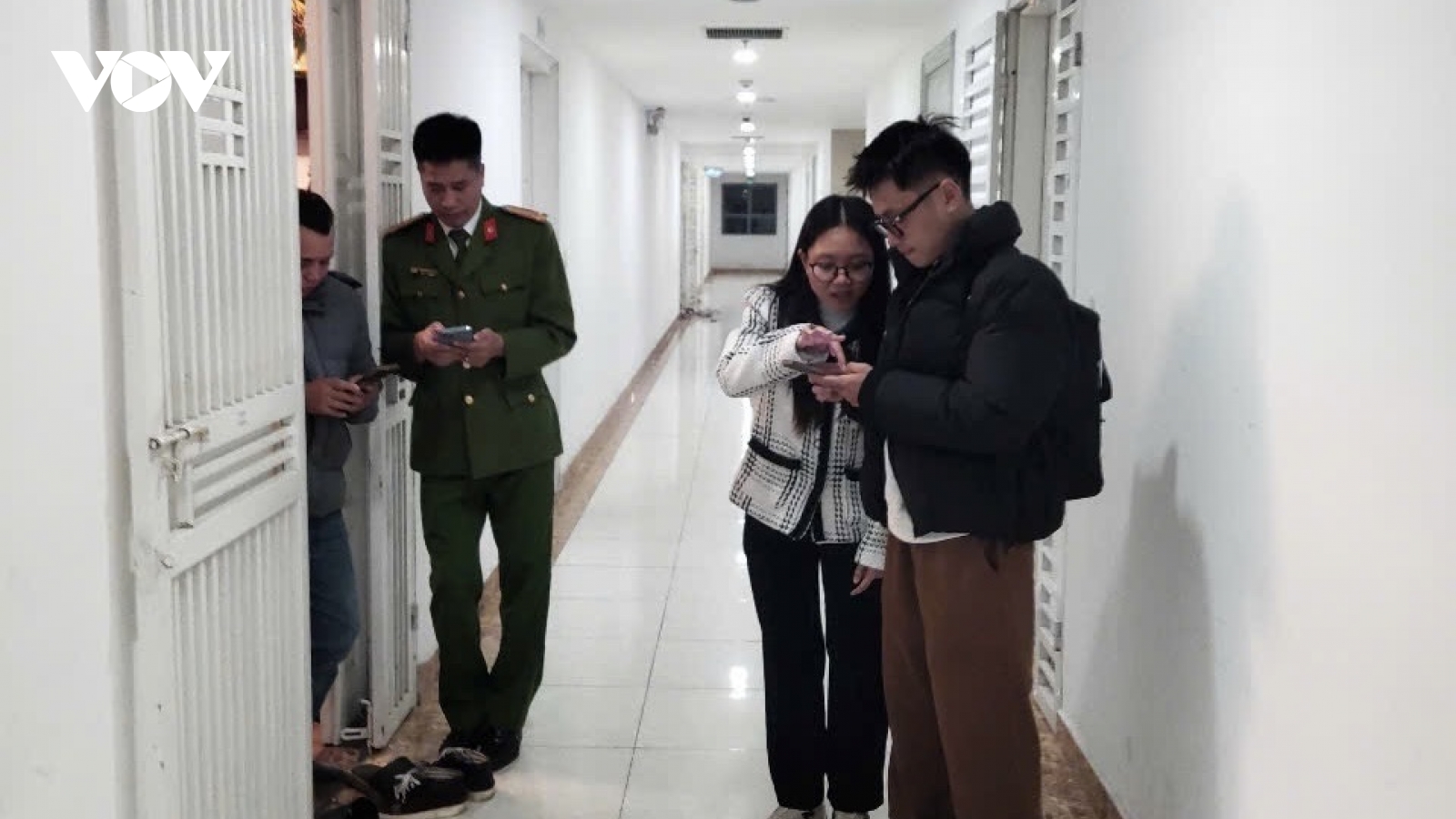 Thực hiện thi đua cao điểm cài đặt ứng dụng iHanoi