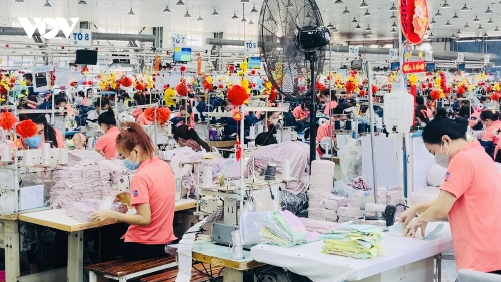 TP.HCM: Doanh nghiệp lên kế hoạch chi lương, thưởng sớm cho người lao động