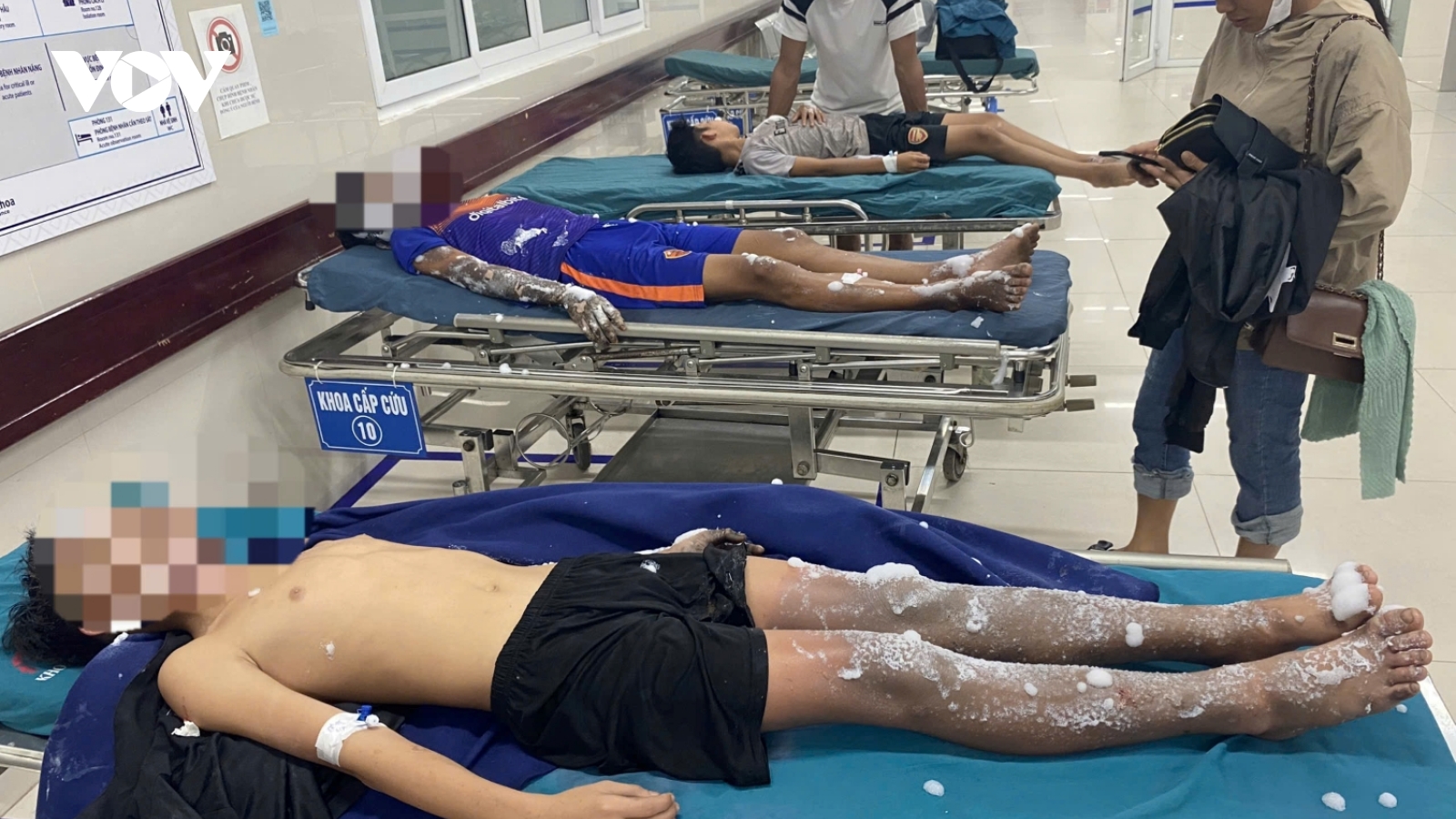 Rộ việc học sinh mua nguyên liệu tự chế pháo theo hướng dẫn trên mạng