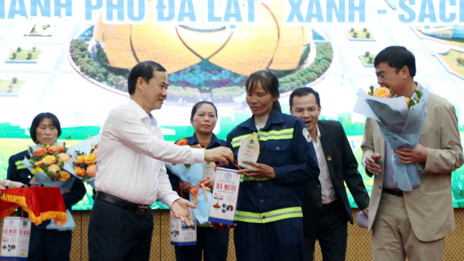 Tôn vinh 181 công nhân môi trường làm sạch, đẹp thành phố Đà Lạt
