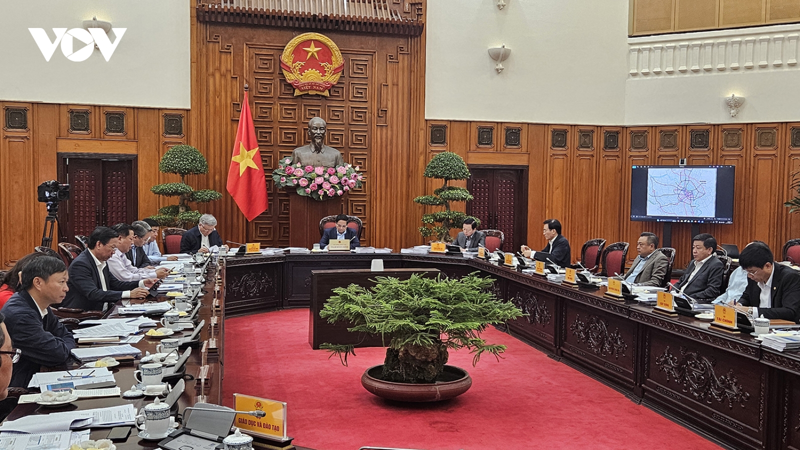 Thủ tướng: Xây dựng đường sắt đô thị Hà Nội và TP.HCM theo hướng hiện đại