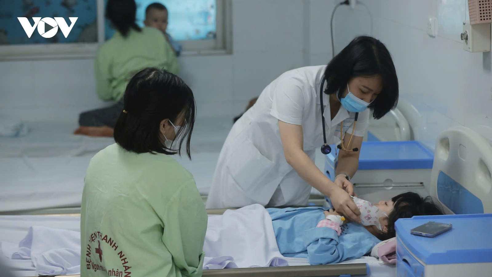 Chưa tiêm vaccine, nhiều trẻ mắc sởi với biến chứng nặng