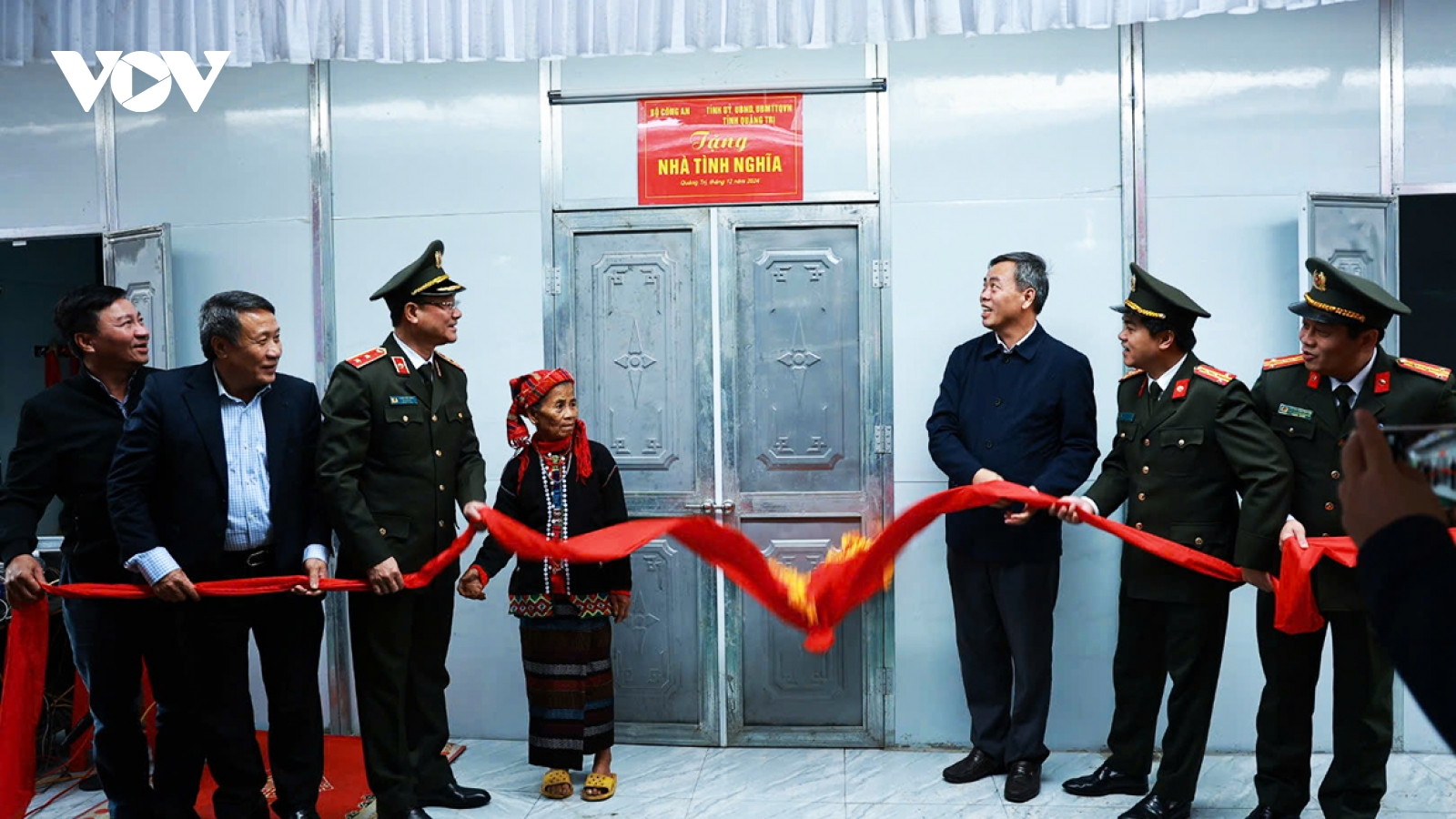 Quảng Trị: Khánh thành, bàn giao 200 nhà ở cho người nghèo