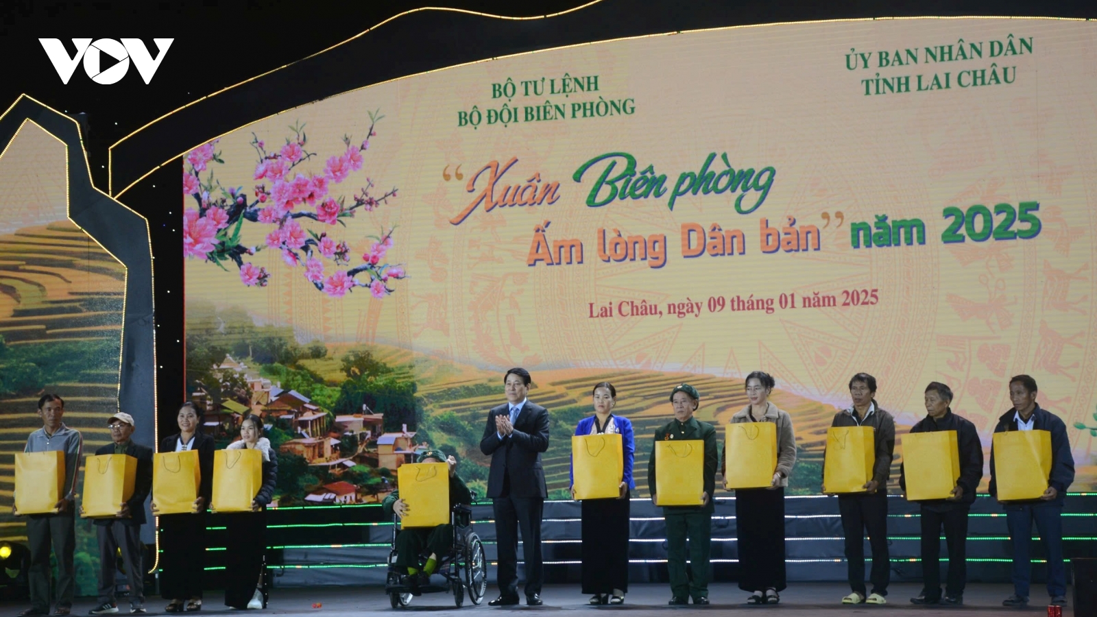 Chủ tịch nước Lương Cường dự Chương trình “Xuân Biên phòng ấm lòng dân bản” năm 2025