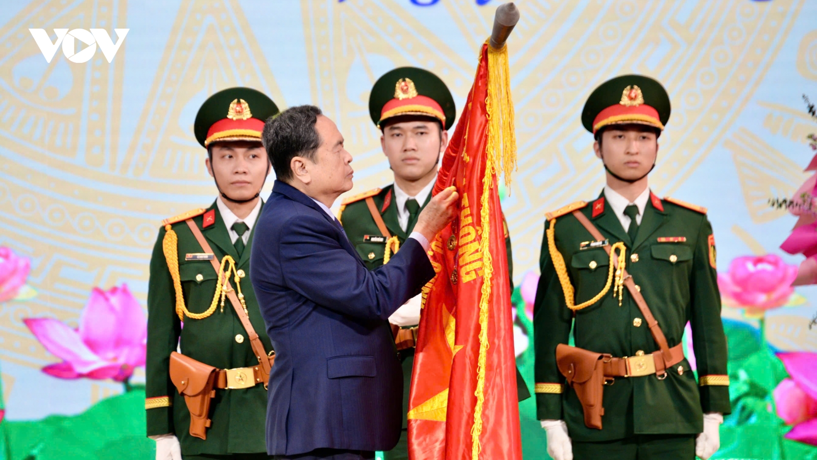 Chủ tịch Quốc hội dự lễ công bố công nhận huyện Văn Yên đạt chuẩn nông thôn mới