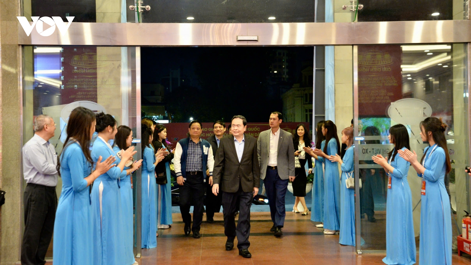 Chủ tịch Quốc hội Trần Thanh Mẫn dự tổng duyệt Lễ trao giải Diên Hồng lần thứ ba