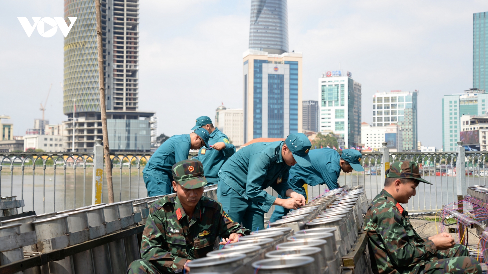 Trận địa pháo hoa tại TP.HCM đã sẵn sàng