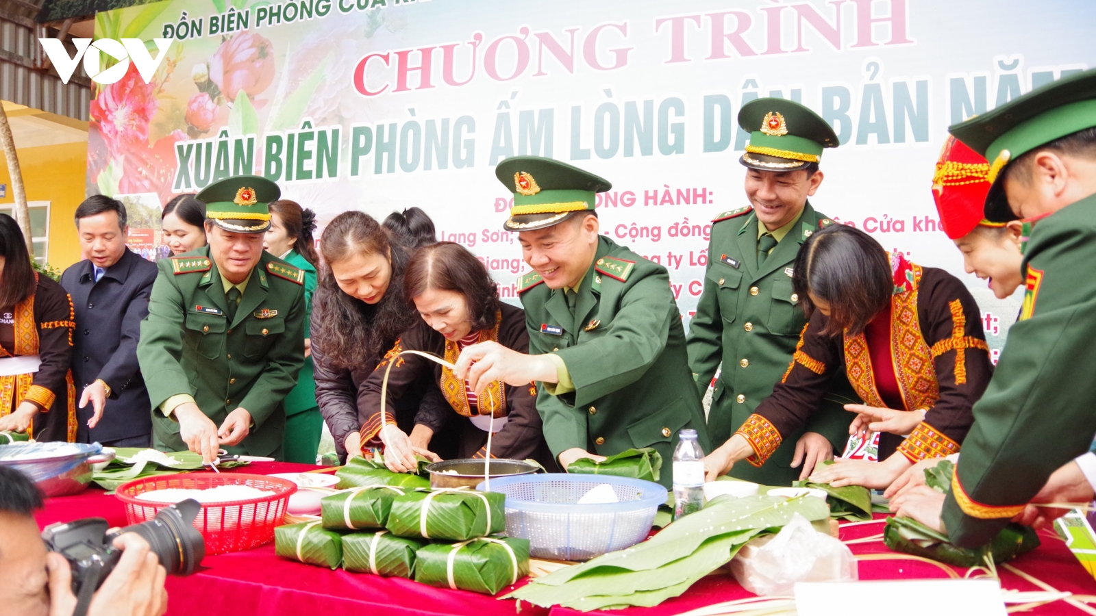 Xuân biên phòng - Ấm lòng dân bản tại biên giới Lạng Sơn