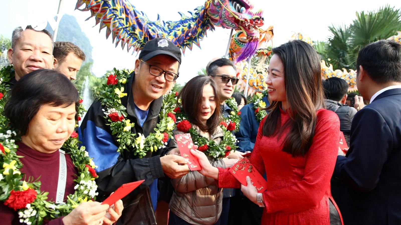 Vương quốc hang động Quảng Bình đón những vị khách đầu tiên xông đất năm mới