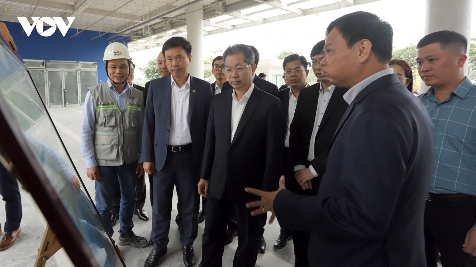 "Tập đoàn FPT cần ưu tiên phát triển nhân lực vi mạch, trí tuệ AI"