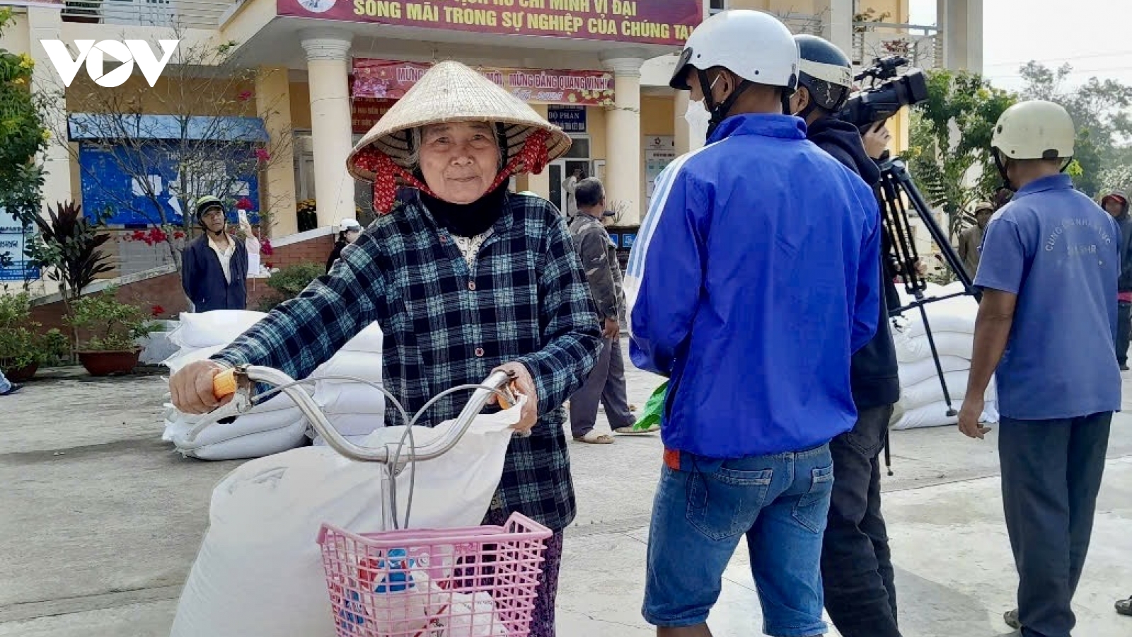 Đắk Lắk cấp gần 900 tấn gạo hỗ trợ người dân trước Tết Ất Tỵ