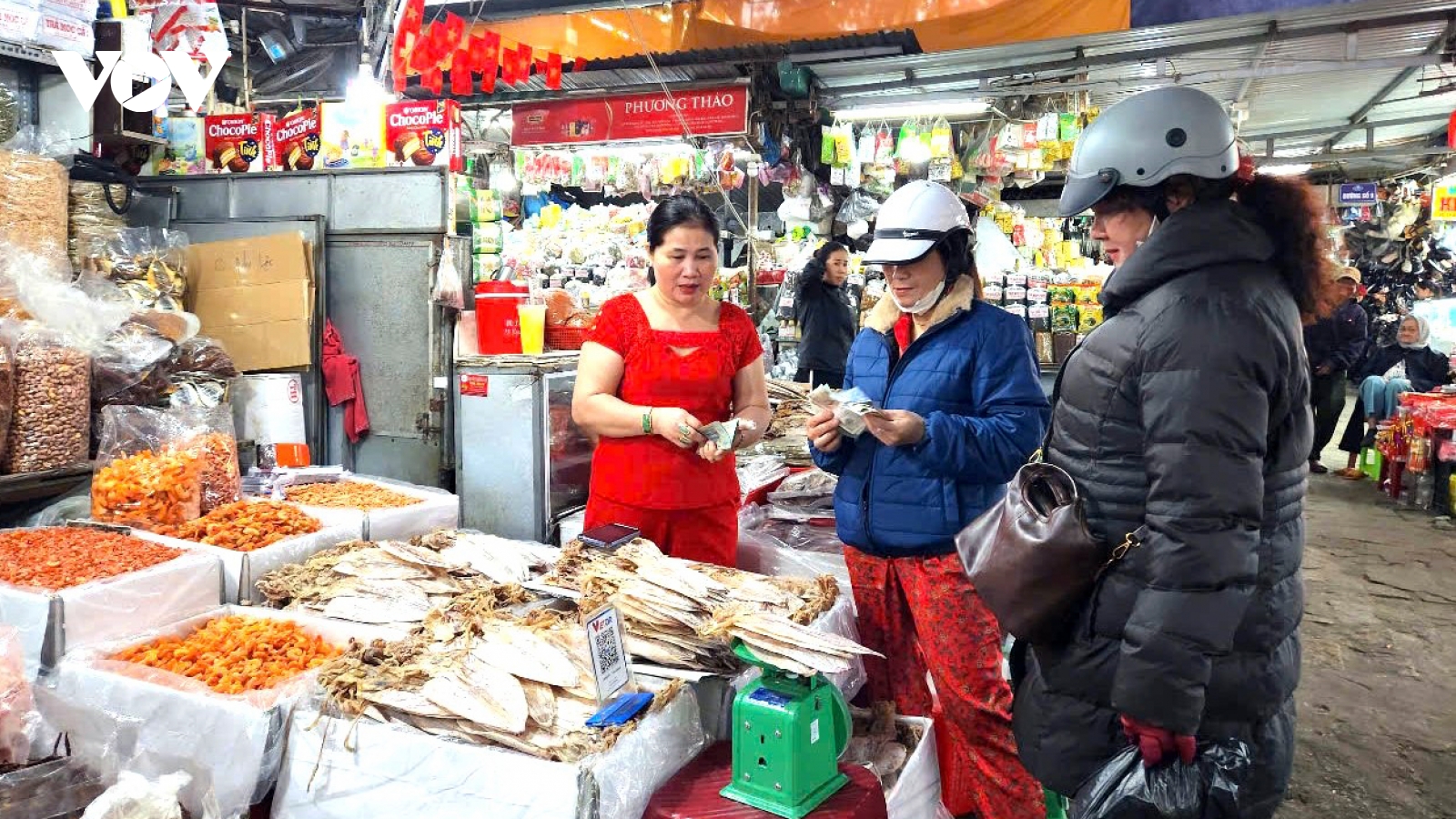 Thị trường hàng Tết tại thành phố Huế bắt đầu sôi động