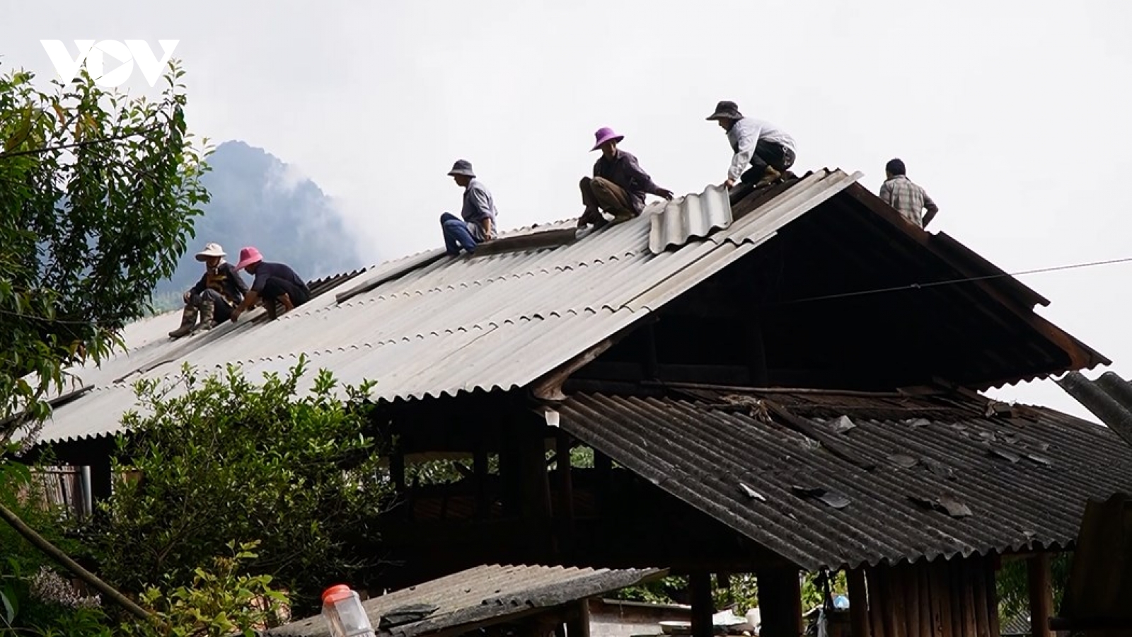 Chung tay xóa nhà tạm, nhà dột nát cho hộ nghèo ở Tây Bắc