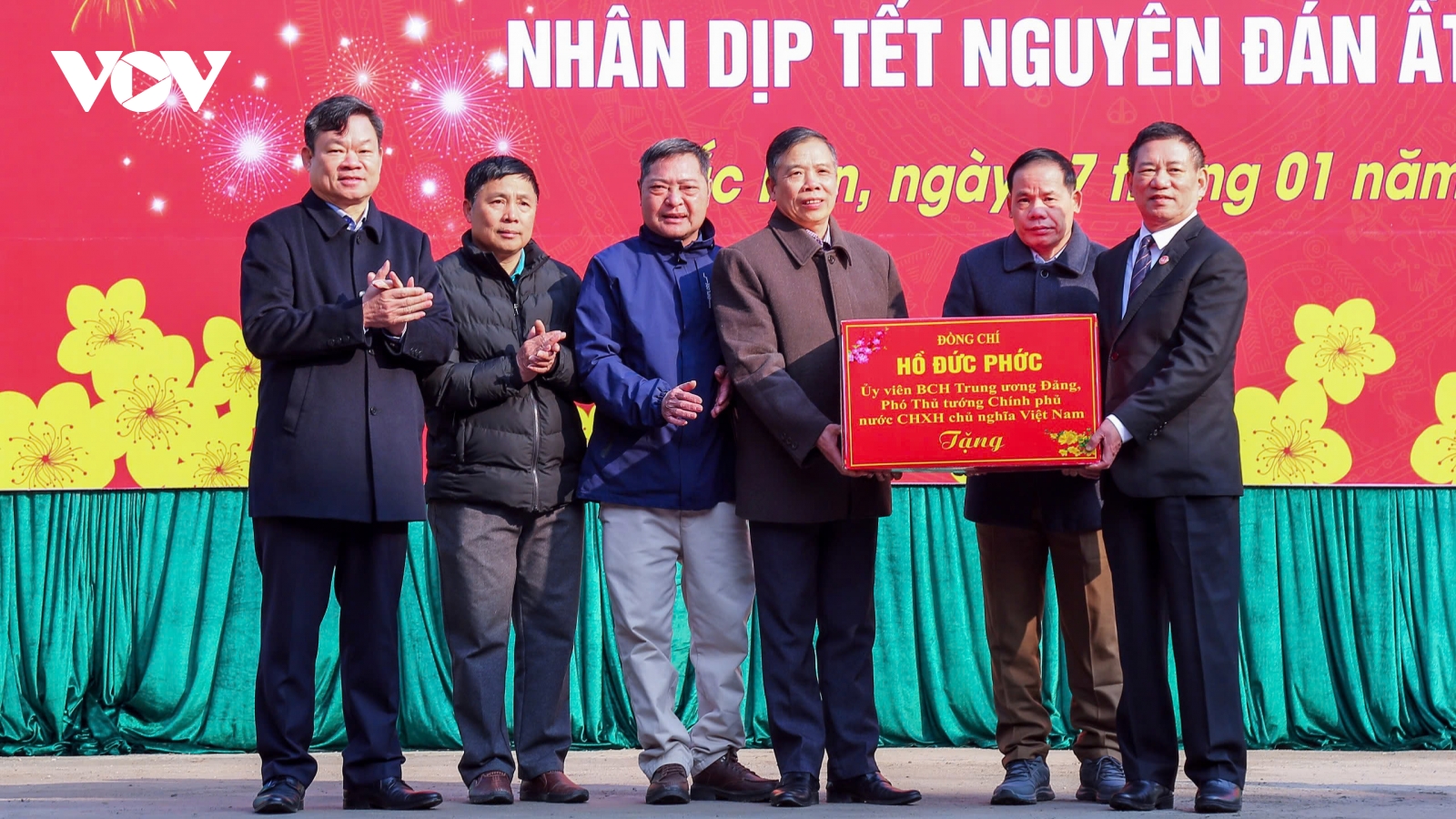 Phó Thủ tướng Hồ Đức Phớc tặng quà Tết tại Bắc Kạn