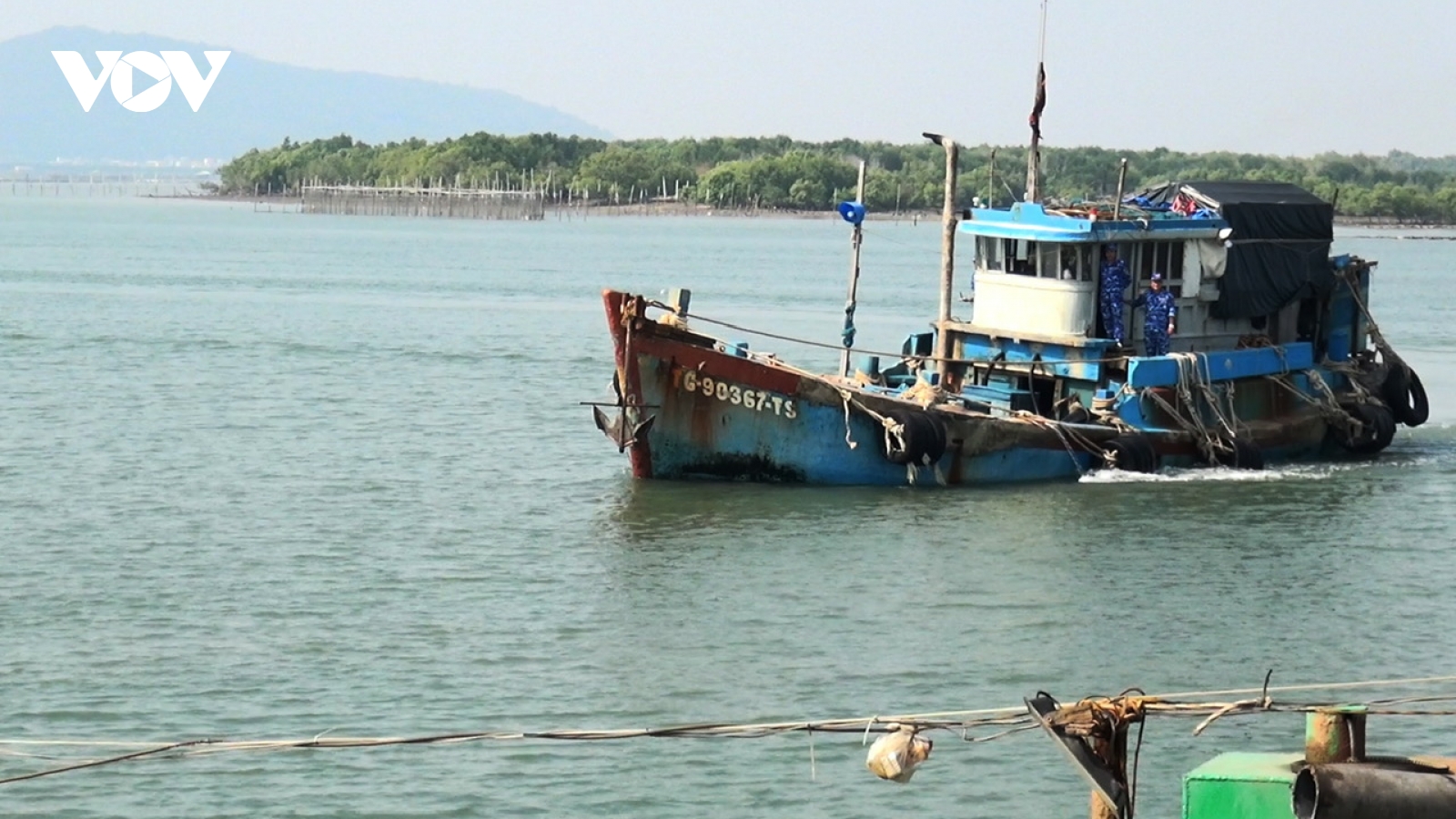 Phát hiện tàu cá chở 50 nghìn lít dầu DO không rõ nguồn gốc