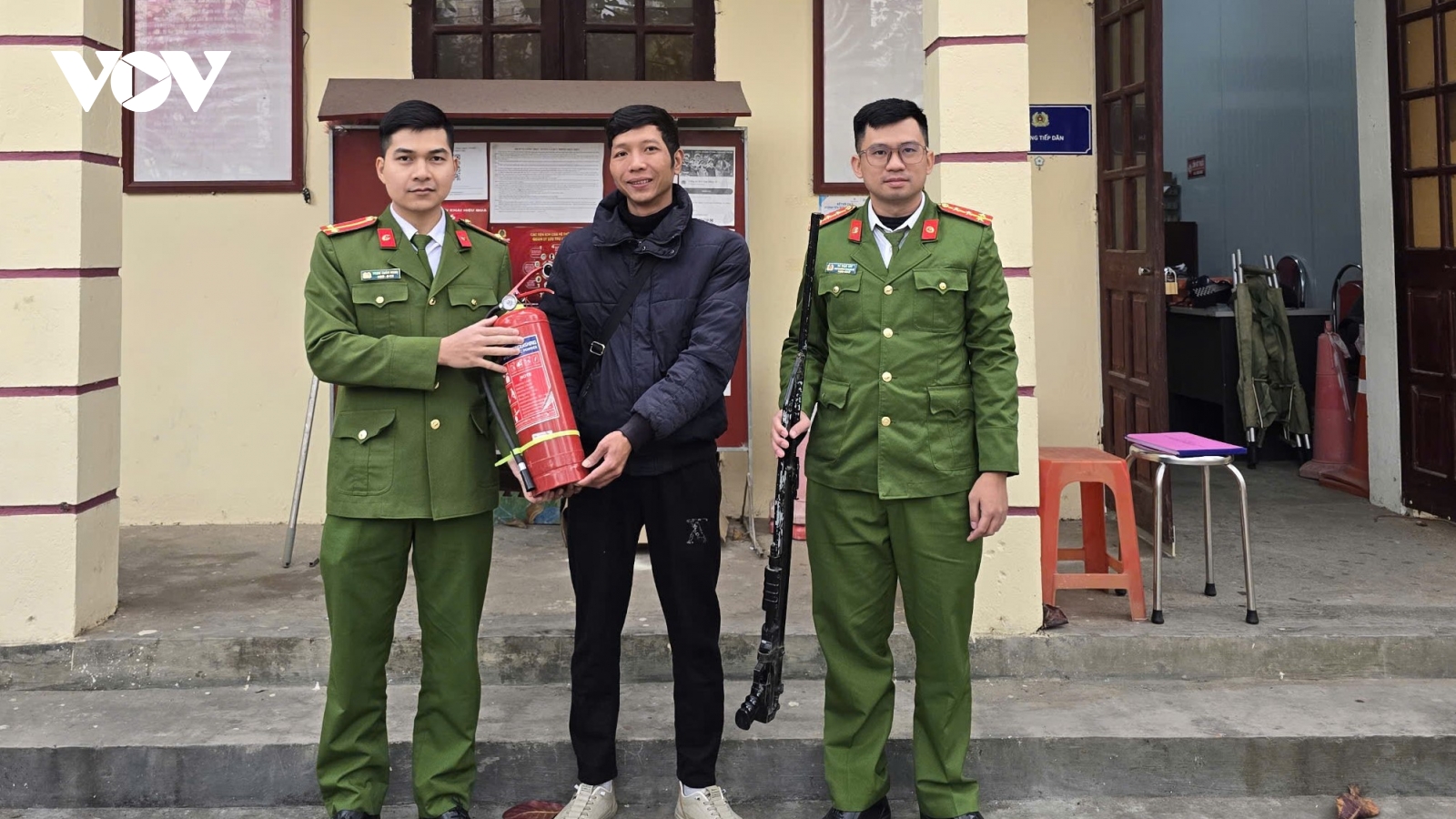 Cao Bằng: Đổi vũ khí lấy bình chữa cháy