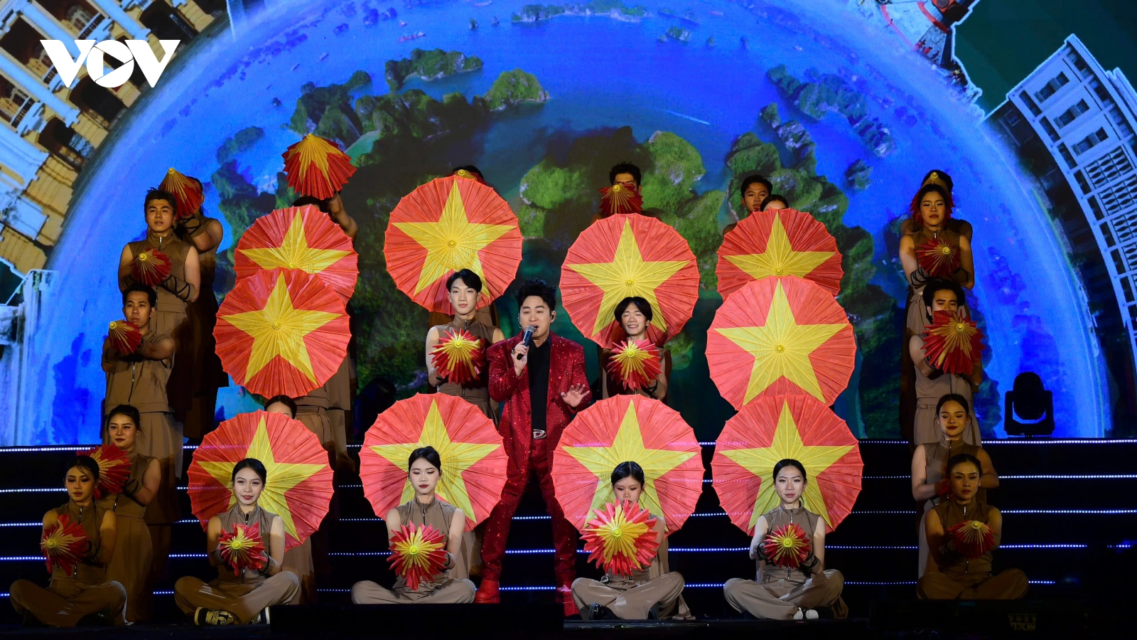 Soobin Hoàng Sơn, Tùng Dương thăng hoa trong "Rực rỡ Thăng Long" đón giao thừa