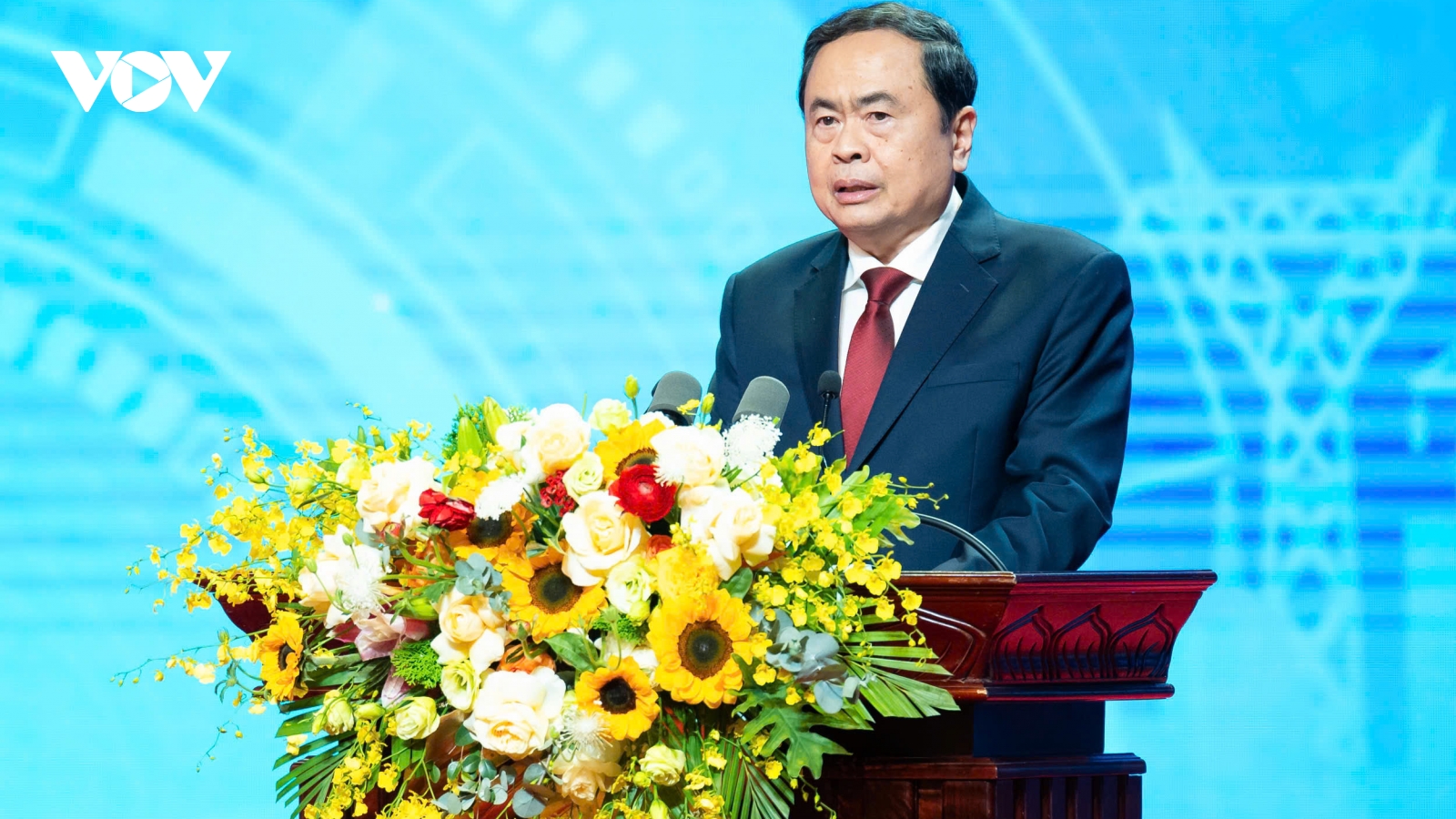 Chủ tịch Quốc hội dự Chương trình biểu dương công nhân lao động tiêu biểu