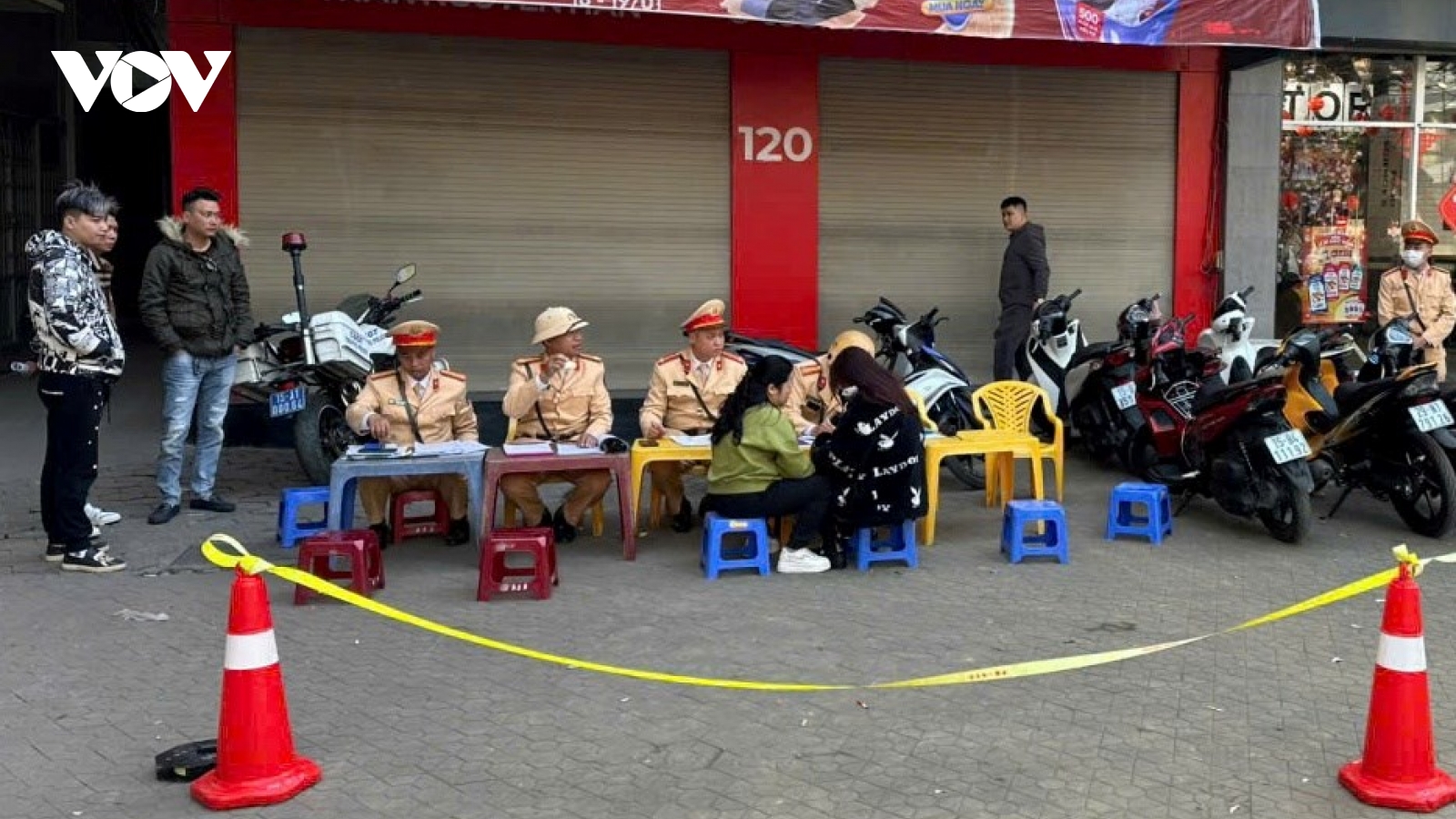 Hải Phòng xử lý hơn 2.000 trường hợp vi phạm ATGT trong 9 ngày Tết Ất Tỵ