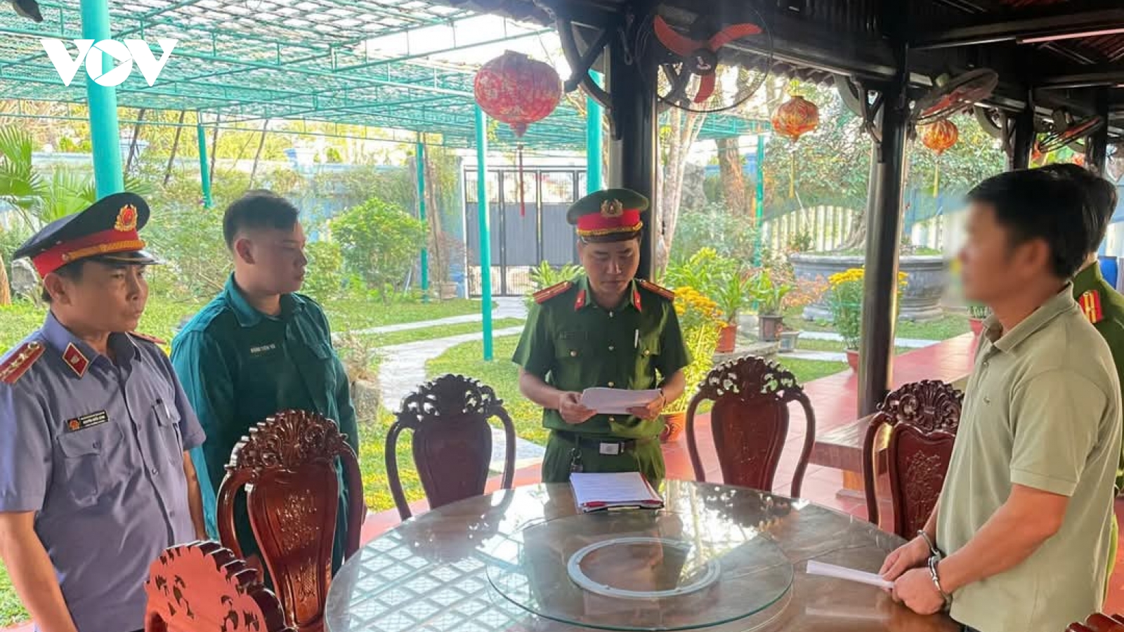 Bắt giam người mua bán keo trốn thuế 20 tỷ đồng ở Quảng Nam