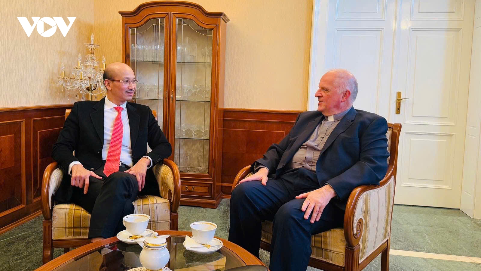 Đại sứ Việt Nam tại Hungary làm việc với Sứ thần Tòa Thánh Vatican