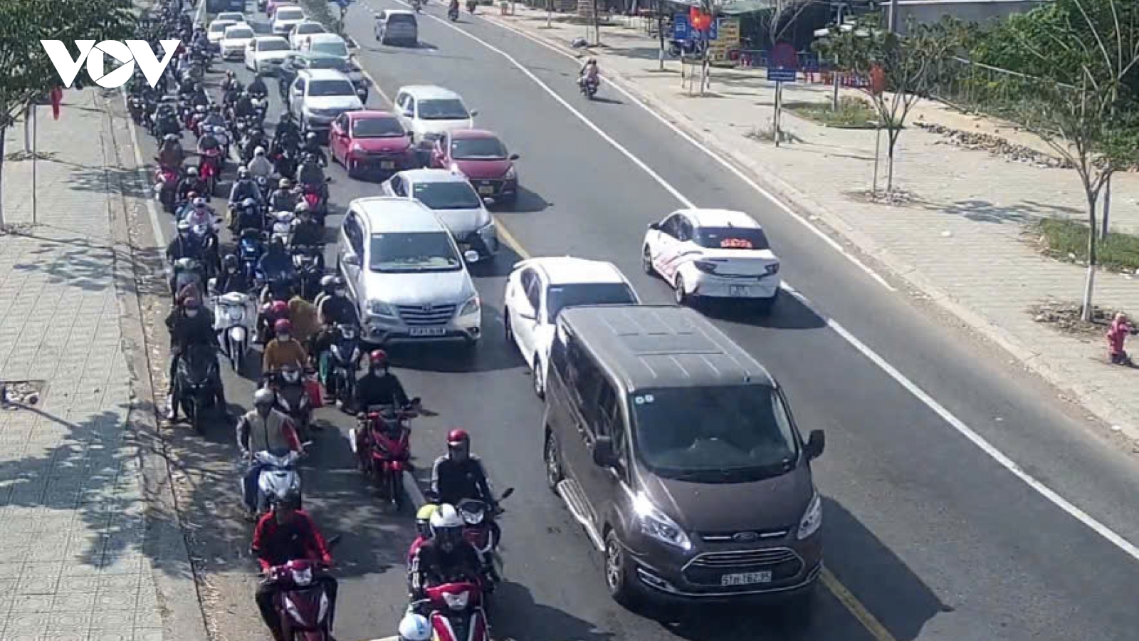 Ùn ứ giao thông cầu Rạch Miễu dịp Tết, công ty BOT đã 43 lần xả trạm thu phí