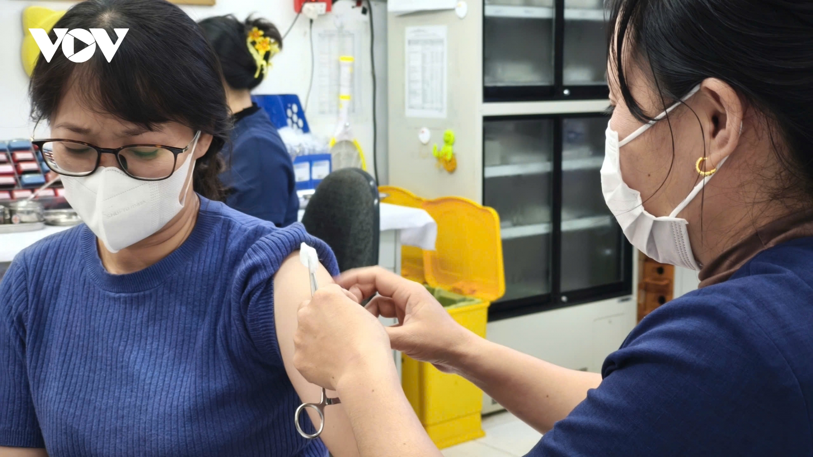 Lo dịch bùng phát, người dân Đắk Lắk đổ xô đi tiêm vaccine phòng cúm