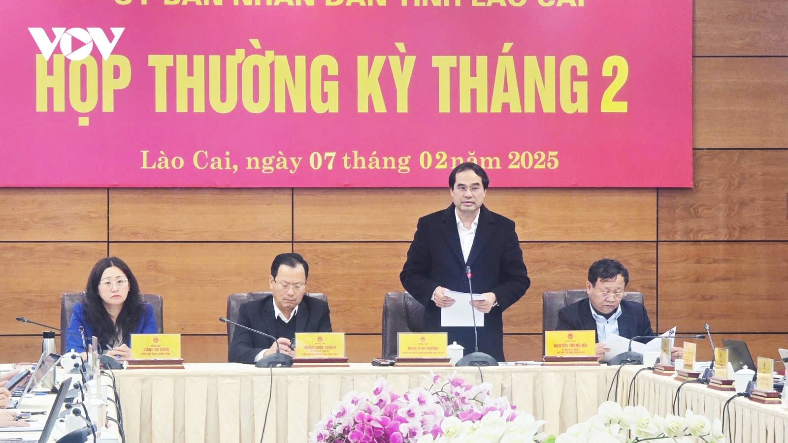 Nhiều cán bộ tình nguyện chuyển vị trí thấp, nghỉ hưu trước tuổi ở Lào Cai