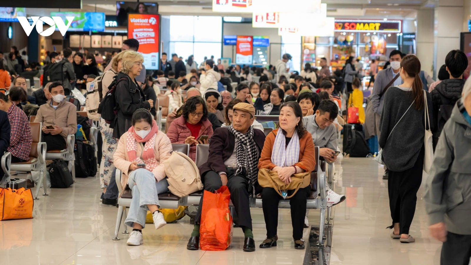 Gần Tết, nhiều đường bay kín chỗ, nguy cơ “cháy vé”