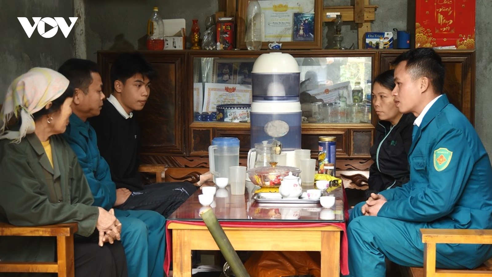 Hàng trăm thanh niên Lào Cai viết đơn tình nguyện nhập ngũ