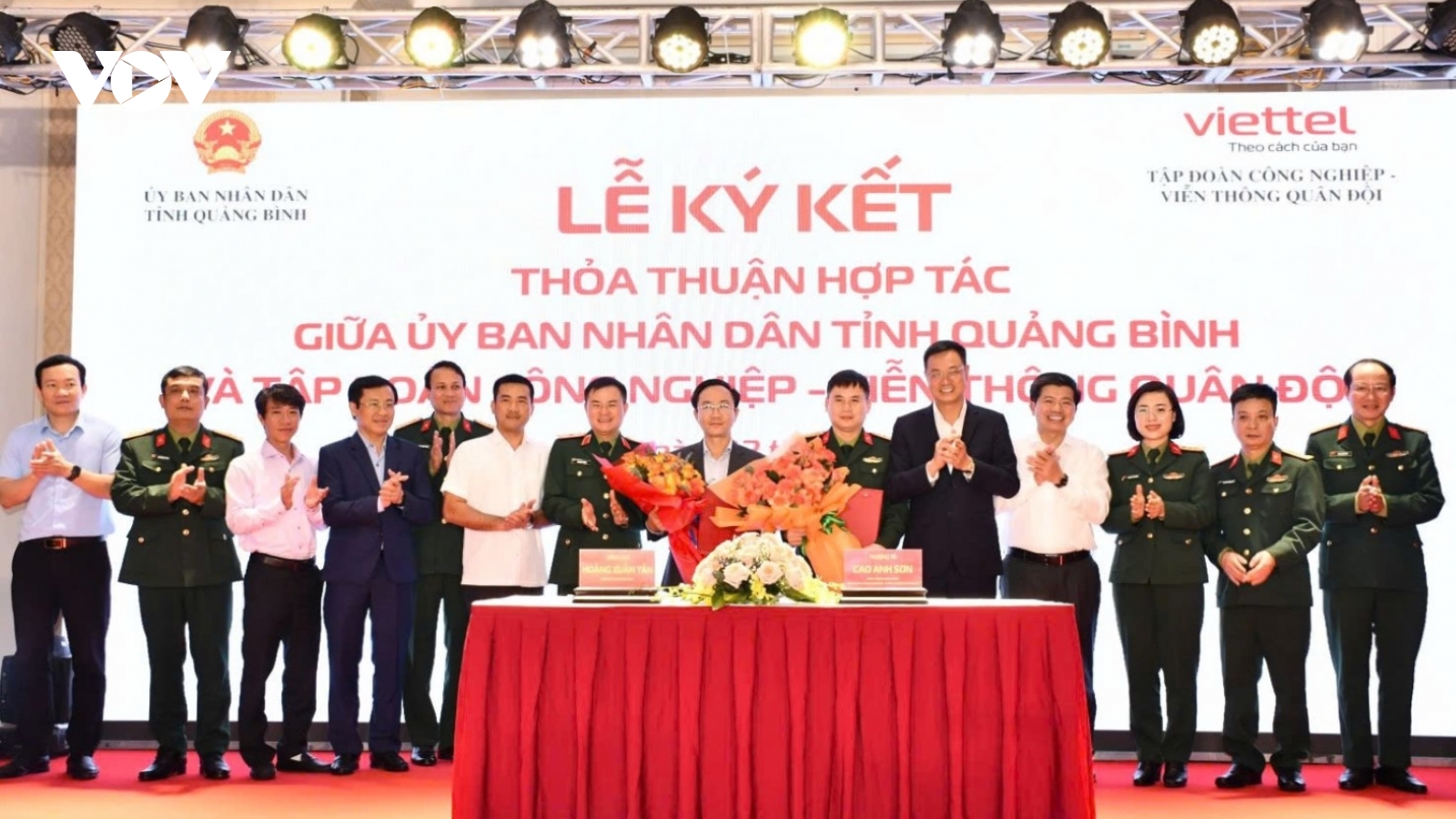 Viettel hỗ trợ tỉnh Quảng Bình tăng tiến độ chuyển đổi số