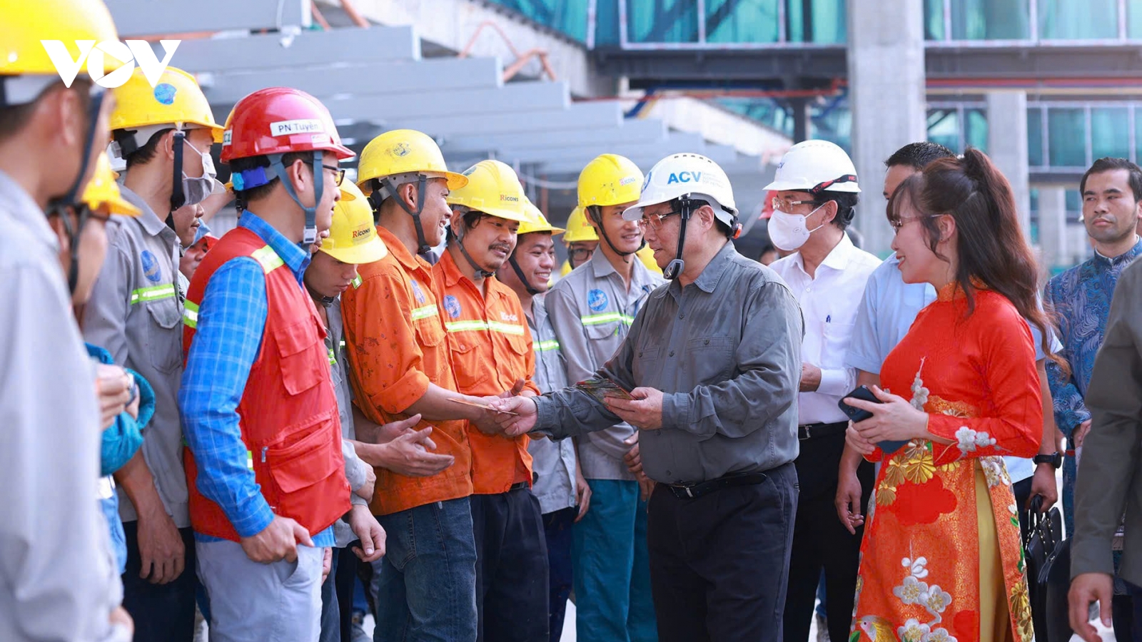 Thủ tướng kiểm tra dự án Nhà ga T3 Cảng hàng không Tân Sơn Nhất