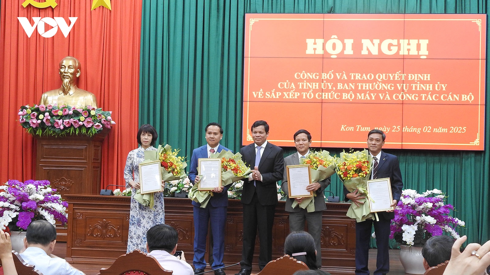 Kon Tum chính thức giảm 8 cơ quan cấp tỉnh, 25 cơ quan cấp huyện