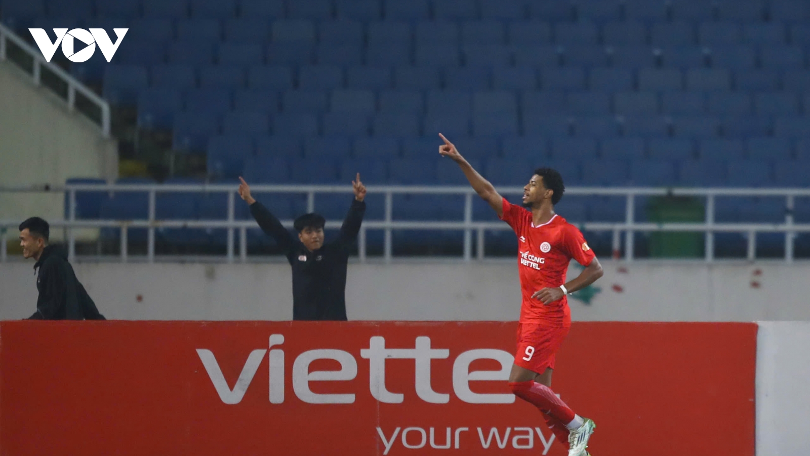 Kết quả V-League 19/2: Thể Công Viettel thắng CLB CAHN, vươn lên dẫn đầu
