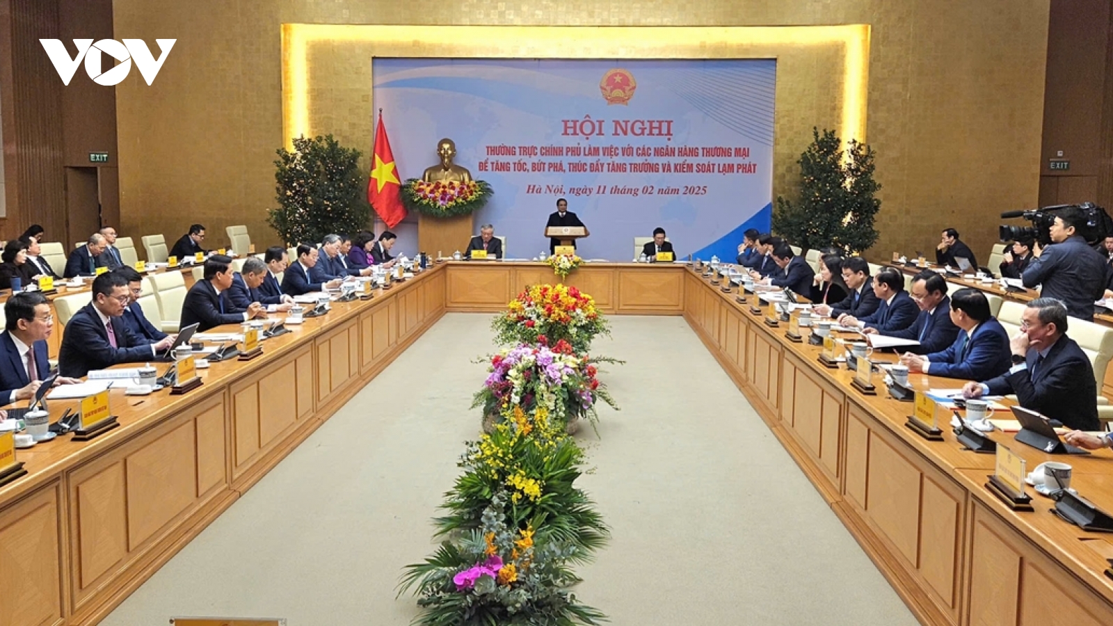 Thủ tướng nêu 8 nhiệm vụ, giải pháp đối với ngành ngân hàng để thúc đẩy tăng trưởng