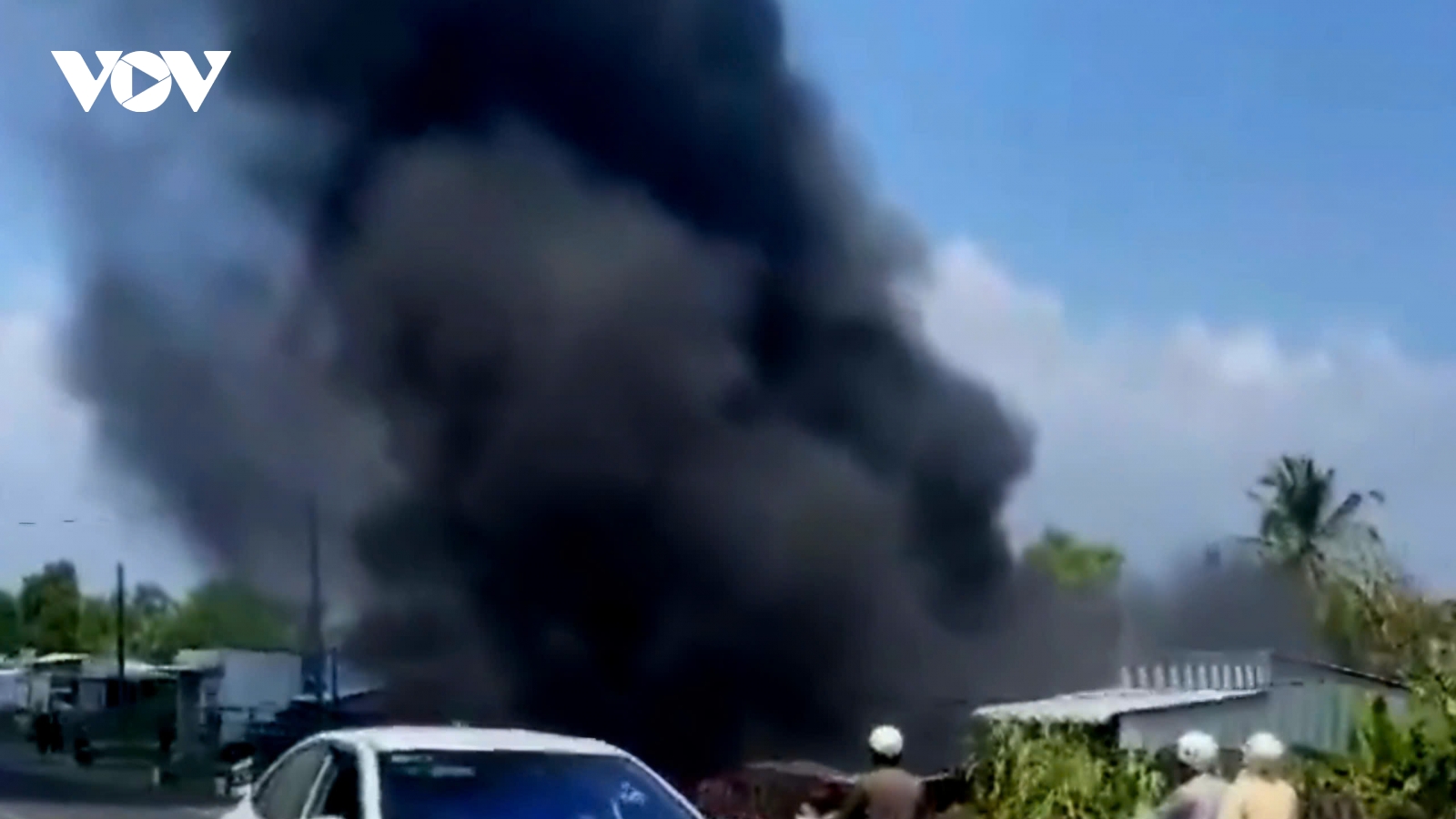 Cặp vợ chồng đi vắng bị “bà hỏa” thiêu nhà